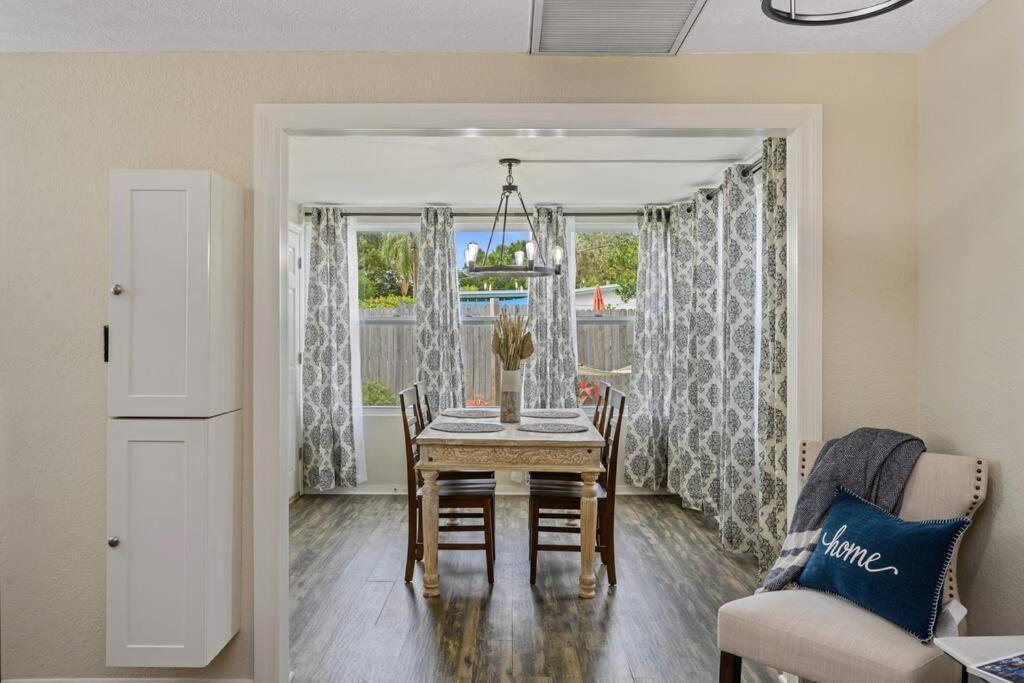 The Spanish Beach Home Only 10Mins From The Beach! 라르고 외부 사진