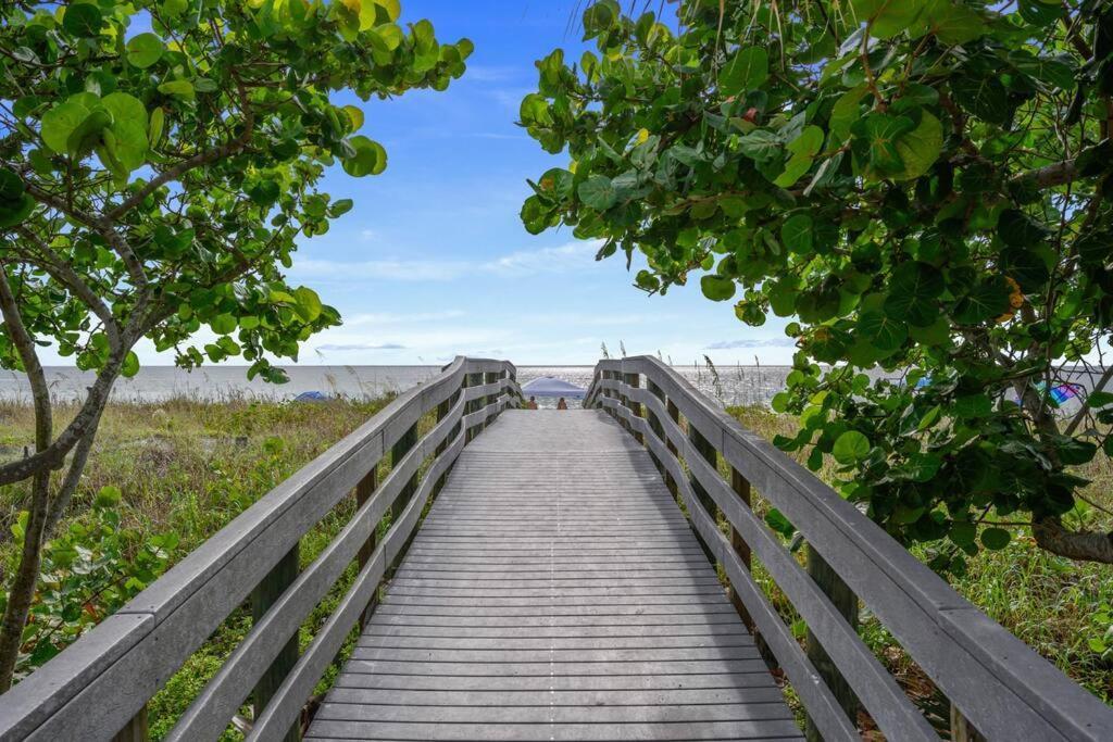 The Spanish Beach Home Only 10Mins From The Beach! 라르고 외부 사진